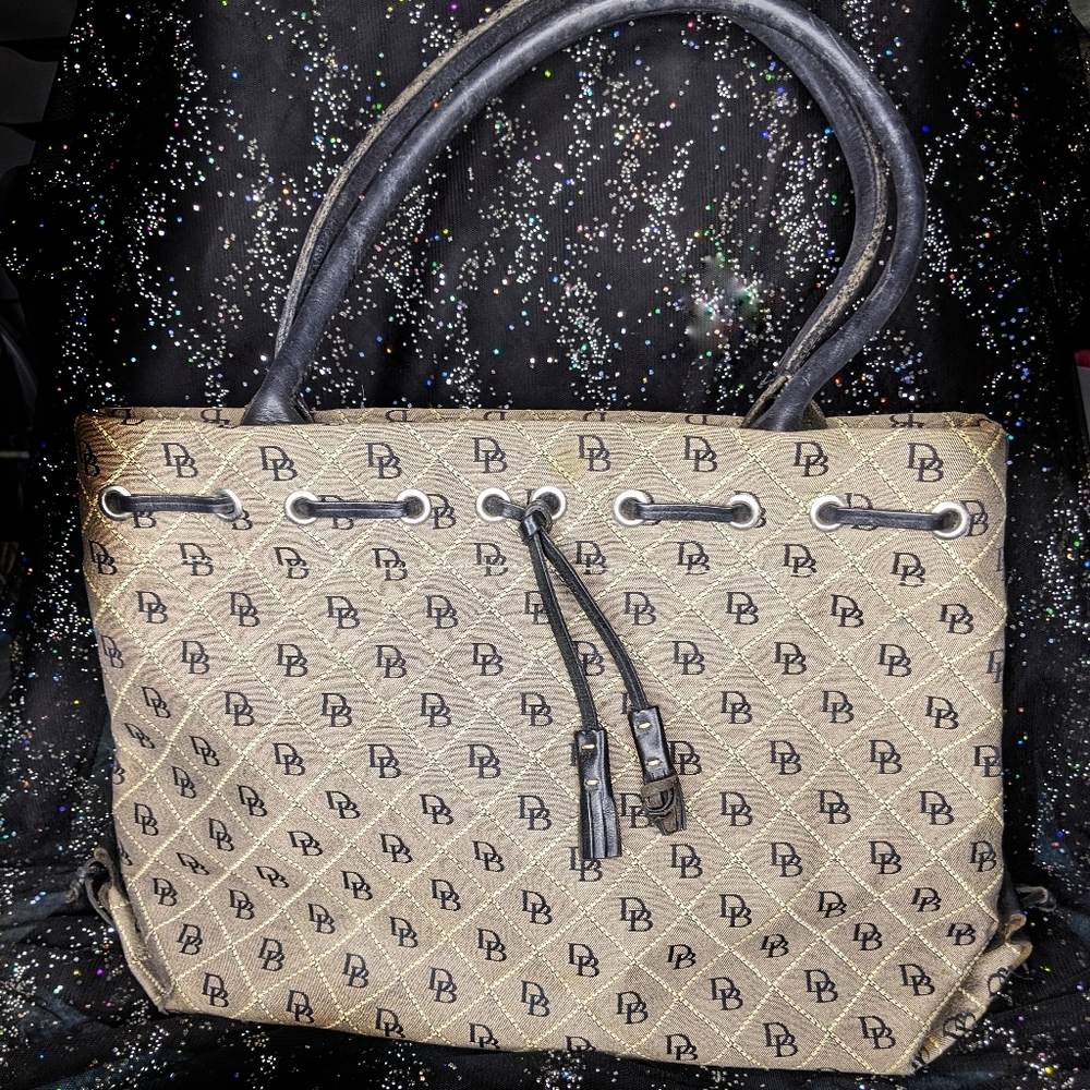 Dooney & Bourke gray print tote